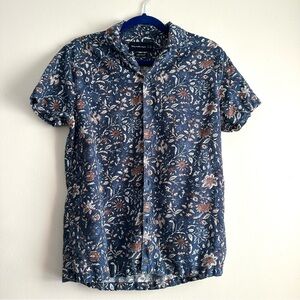 A&F • Linen Blend Floral Print Short Sleeve Shirt